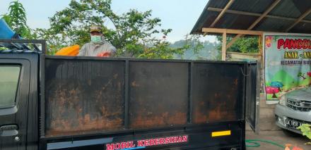 Posko Penanganan Covid-19 Terpadu Desa Sepang Kembali Lakukan Penyemprotan Cairan Disinfektan